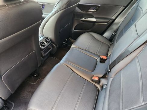 Used 2026 Mercedes-Benz GLC 300 4MATIC image 23