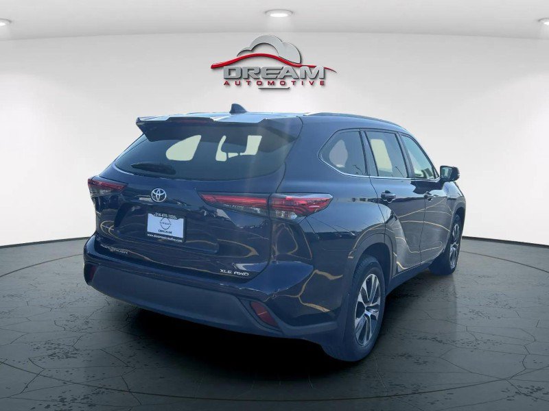 Used 2023 Toyota Highlander XLE AWD/4WD image 14