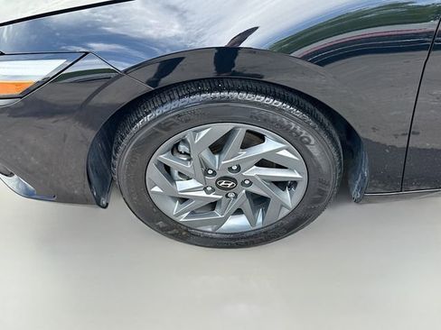 Used 2024 Hyundai Elantra SEL FWD image 30