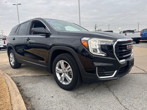 Used 2024 GMC Terrain SLE image 9