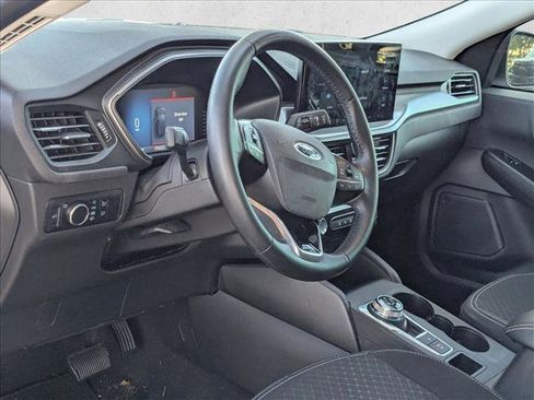 Used 2024 Ford Escape Active w/ Tech Pack #1 FWD image 2