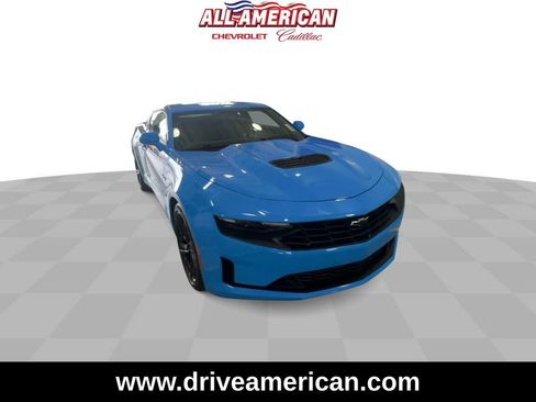 Used 2022 Chevrolet Camaro LT w/ Technology Package image 2