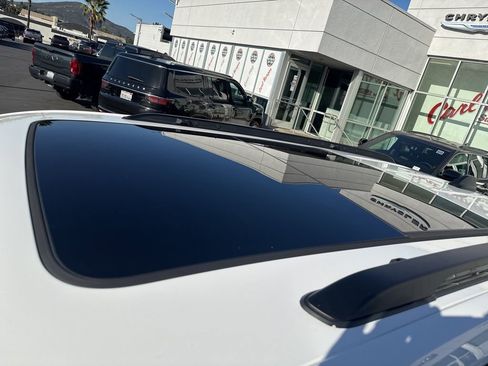 Certified 2024 Jeep Grand Cherokee Limited w/ Luxury Tech Group II image 12