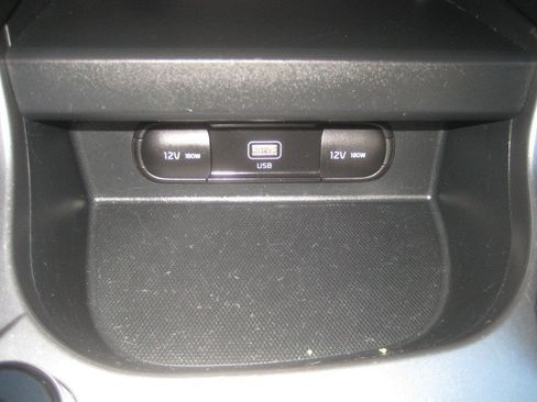 Used 2022 Kia Seltos LX image 16