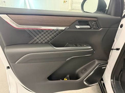 New 2026 GMC Acadia Denali w/ Super Cruise Package FWD image 11