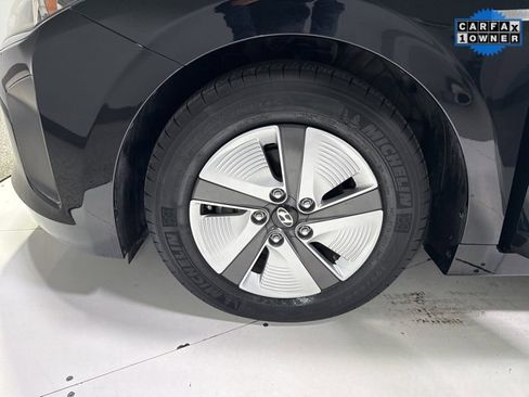 Used 2018 Hyundai Ioniq Blue image 4