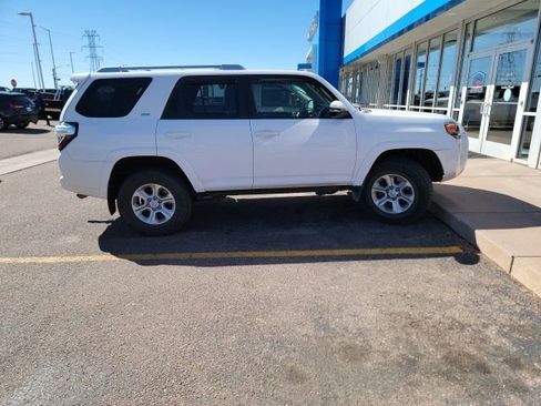 Used 2015 Toyota 4Runner SR5 Premium image 4
