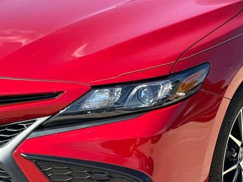 Used 2024 Toyota Camry SE FWD image 4