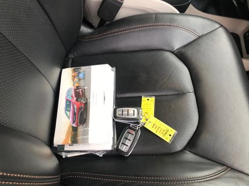 Used 2018 Chrysler Pacifica Touring-L image 46