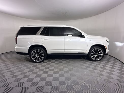 Used 2025 Cadillac Escalade Premium Luxury Platinum AWD/4WD image 8