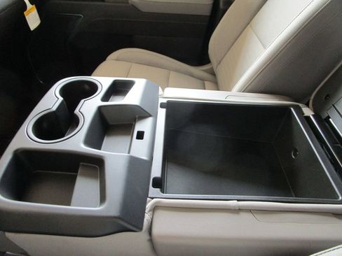 New 2026 GMC Sierra 1500 SLE image 44