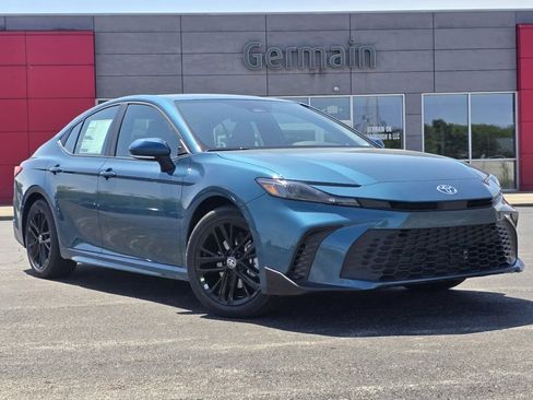 New 2026 Toyota Camry Hybrid FWD image 2