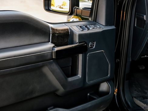 Used 2022 Ford F250 Lariat w/ Black Appearance Package image 76