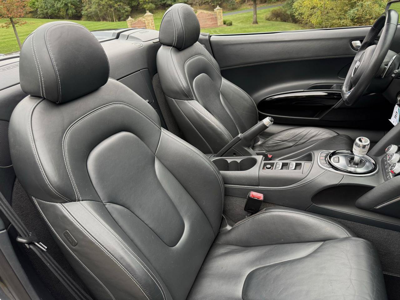 Used 2015 Audi R8 V8 w/ Full Leather Package AWD/4WD image 21