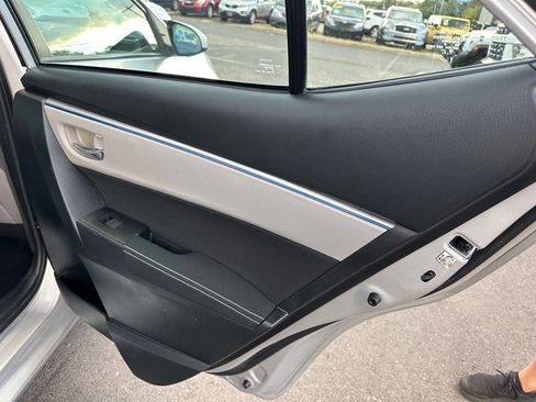 Used 2016 Toyota Corolla LE image 16