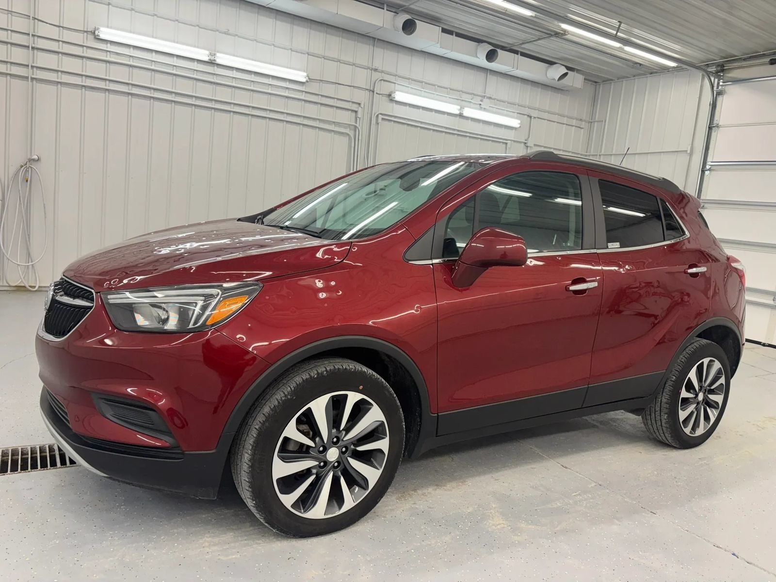 Used 2022 Buick Encore Preferred AWD/4WD image 1