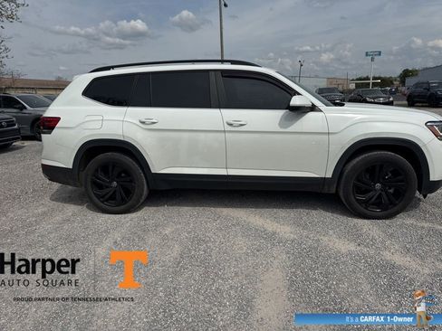 Used 2023 Volkswagen Atlas SE w/ Panoramic Sunroof Package image 6