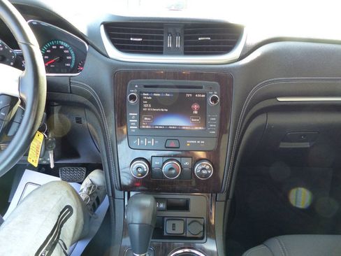 Used 2016 Chevrolet Traverse LT FWD image 30