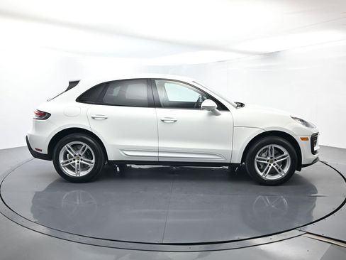 Certified 2023 Porsche Macan image 16