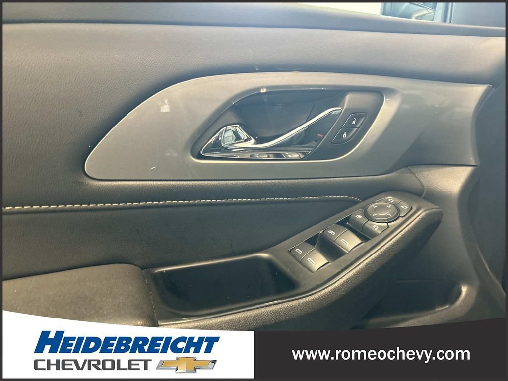 Certified 2023 Chevrolet Traverse LT w/ LT Premium Package AWD/4WD image 11
