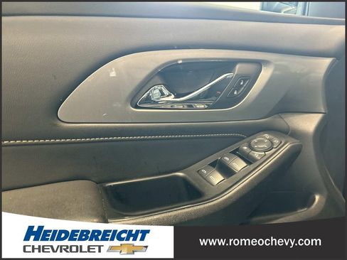 Certified 2023 Chevrolet Traverse LT w/ LT Premium Package AWD/4WD image 11