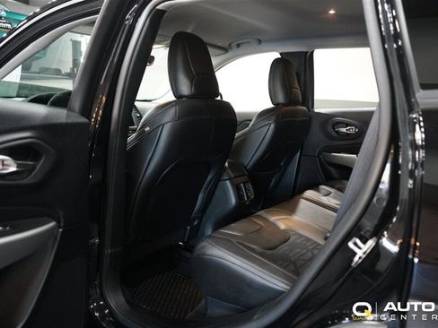 Used 2022 Jeep Cherokee Sport AWD/4WD image 30