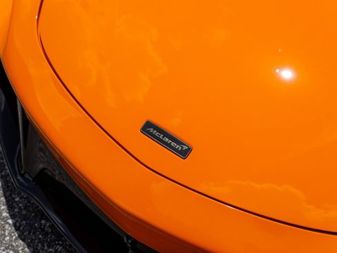 Used 2025 McLaren Artura Spider RWD image 4