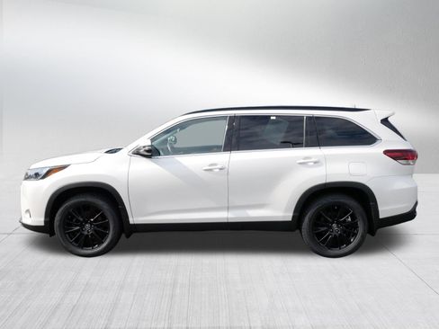 Used 2019 Toyota Highlander SE AWD/4WD image 4
