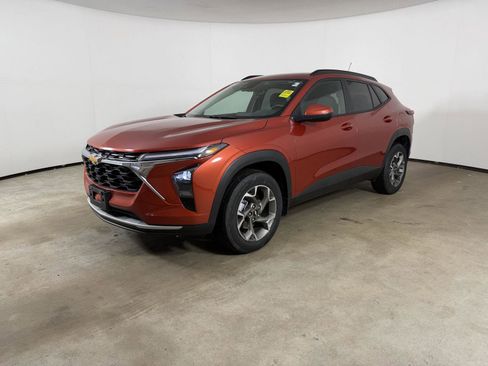 Used 2024 Chevrolet Trax LT w/ Driver Confidence Package image 12