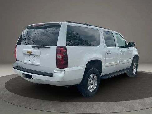 Used 2014 Chevrolet Suburban LT image 4