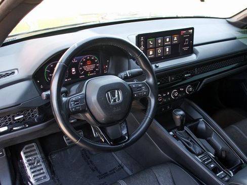 Used 2023 Honda Accord Sport image 18