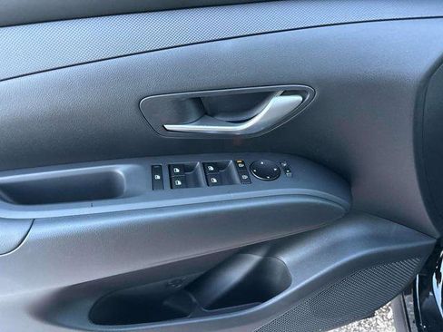 New 2026 Hyundai Tucson SE image 9