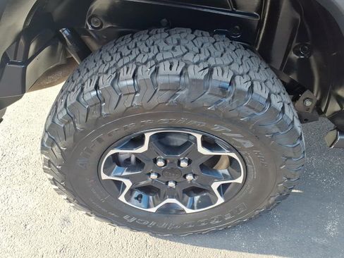 Used 2023 Jeep Wrangler Unlimited Rubicon 4xe w/ Cold Weather Group AWD/4WD image 27