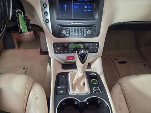 Used 2011 Maserati GranTurismo Convertible RWD image 12