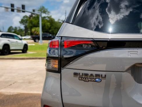Used 2025 Subaru Forester Limited AWD/4WD image 34