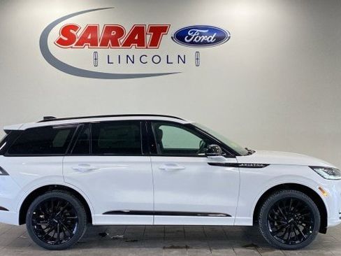 New 2026 Lincoln Aviator Reserve w/ Jet Appearance Package image 1