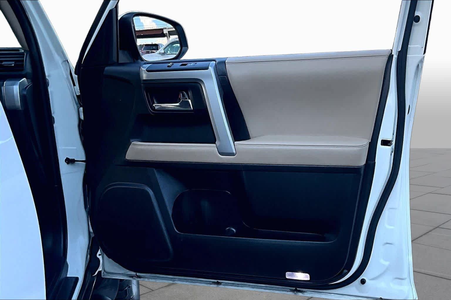 Used 2023 Toyota 4Runner SR5 Premium w/ Moonroof Package RWD image 23