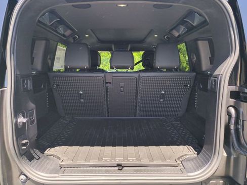 New 2026 Land Rover Defender 110 X-Dynamic SE AWD/4WD image 16