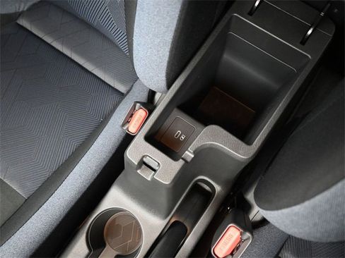 New 2025 Nissan Versa SV w/ Trunk Package image 31