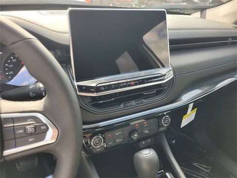 New 2026 Jeep Compass Latitude image 23