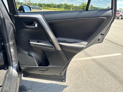 Used 2018 Toyota RAV4 XLE w/ Plus Extra Value Package AWD/4WD image 16