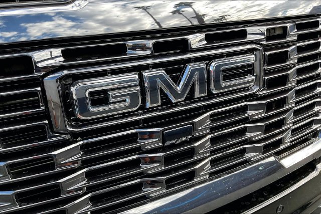 Used 2024 GMC Sierra 3500 Denali Ultimate AWD/4WD image 30