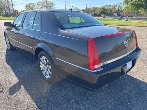 Used 2008 Cadillac DTS w/ Sun And Sound Package image 7