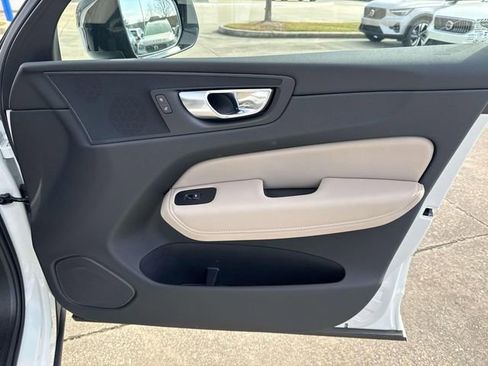 New 2026 Volvo XC60 B5 Plus image 17