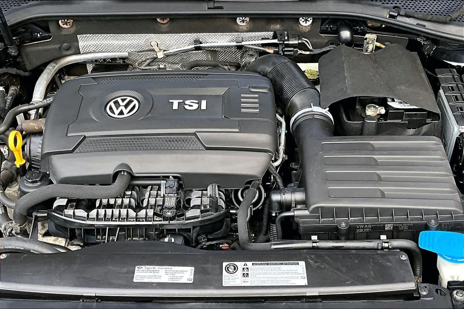 Used 2017 Volkswagen Golf S FWD image 32
