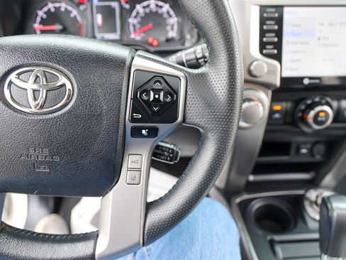Used 2022 Toyota 4Runner SR5 Premium w/ Moonroof Package AWD/4WD image 54
