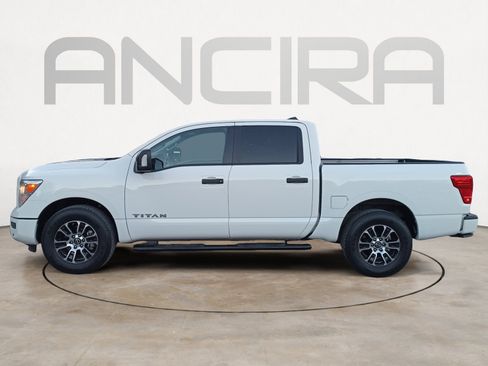 Used 2023 Nissan Titan SV w/ SV Convenience Package image 7