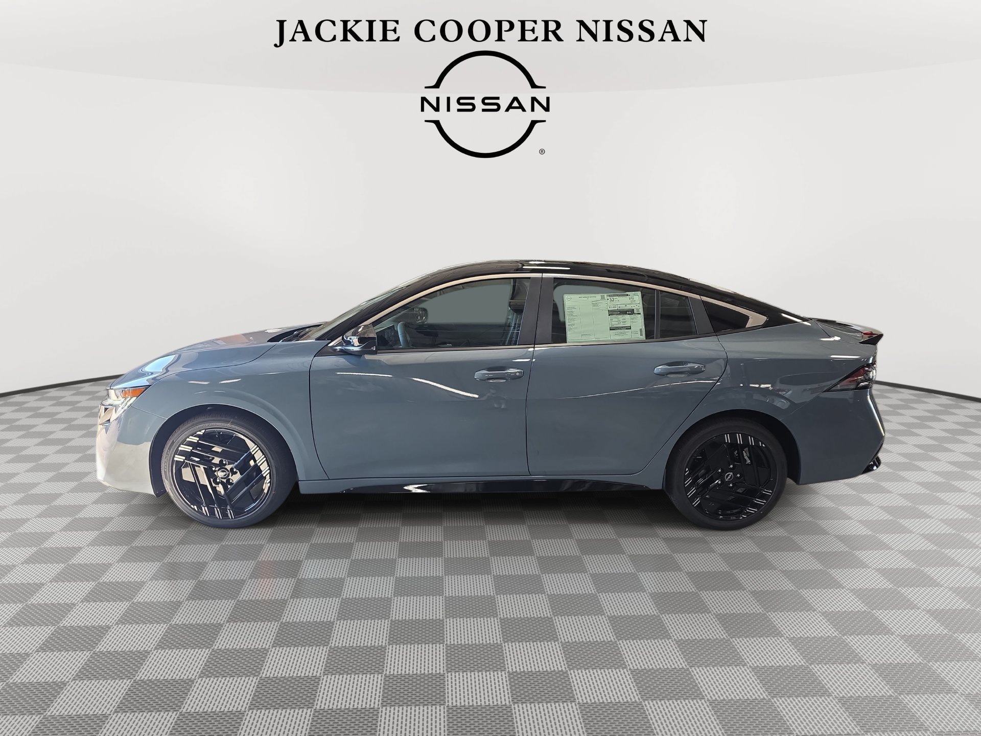 New 2027 Nissan Sentra SR w/ Floor Mat Package FWD image 8
