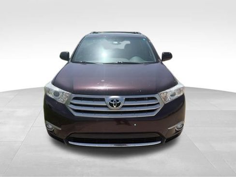 Used 2013 Toyota Highlander SE FWD image 8