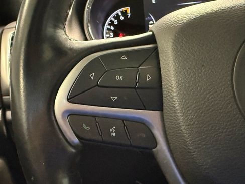 Used 2021 Jeep Grand Cherokee Laredo X image 23